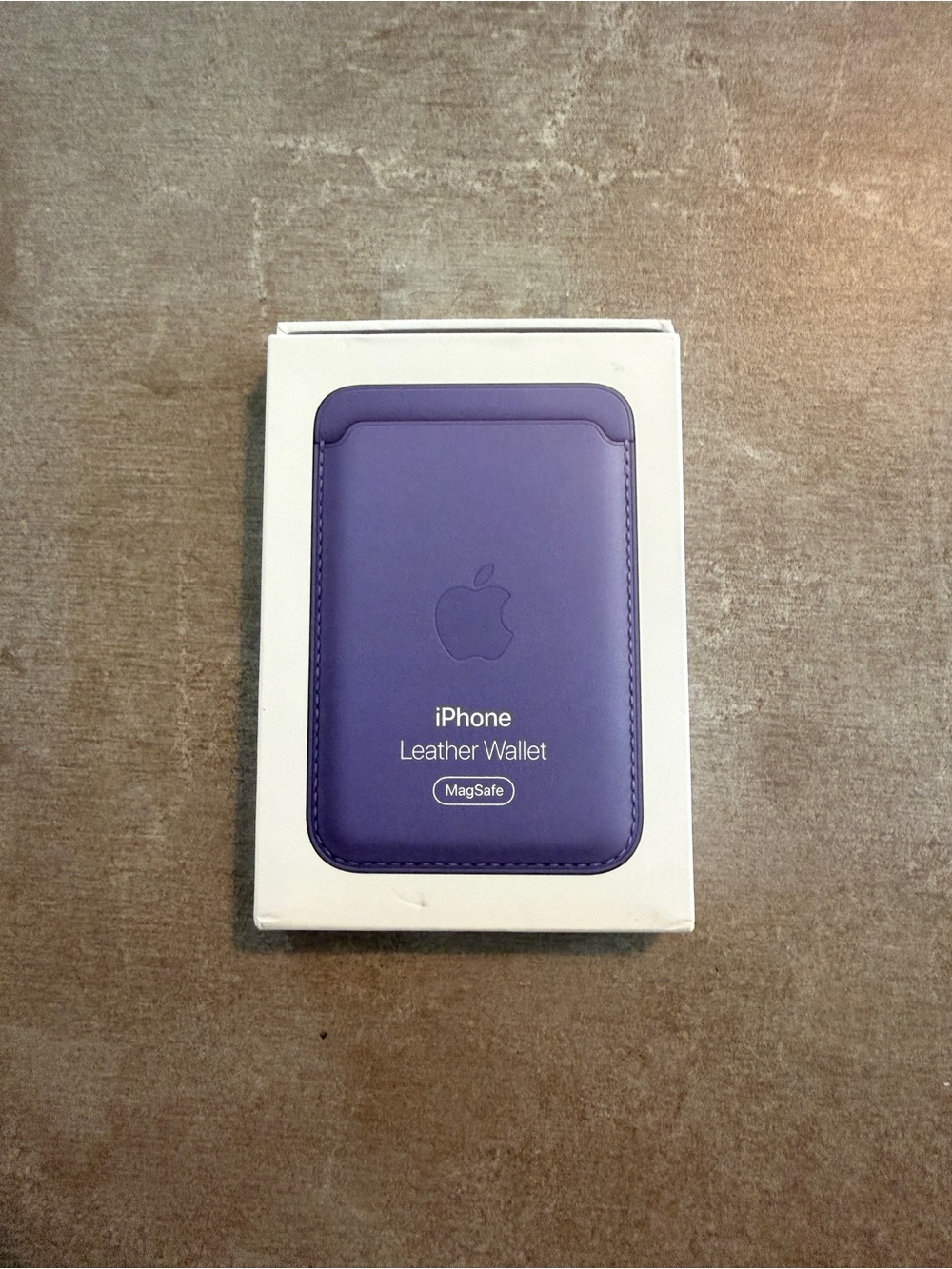 Apple MagSafe Leather Wallet - Purple